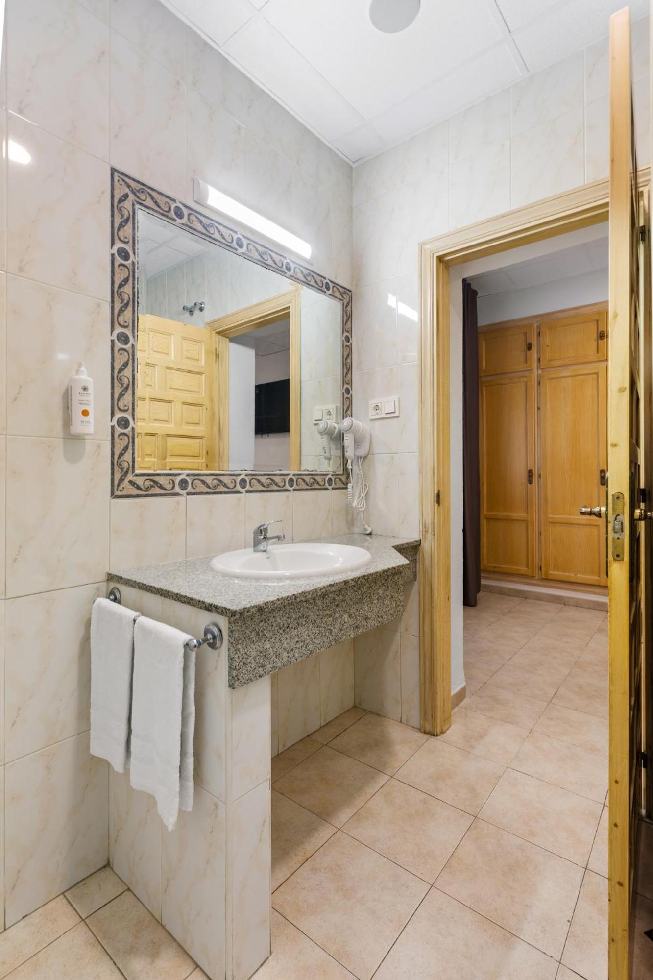 Hotel Vas Malaga Ciudad Extérieur photo